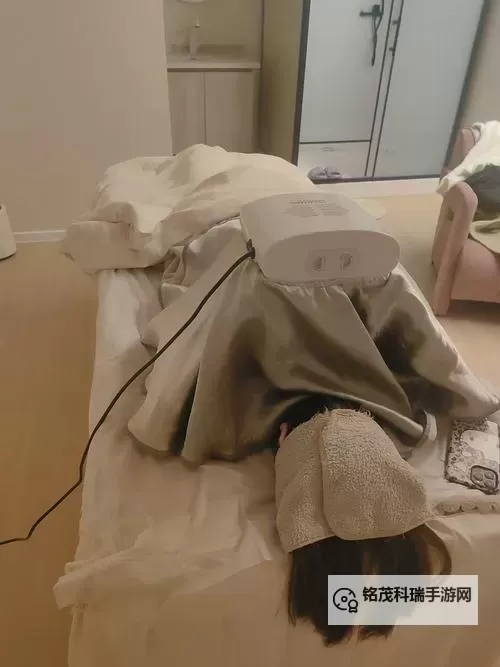 在被子里怎么自己玩自己：私密中的放松与探索图1