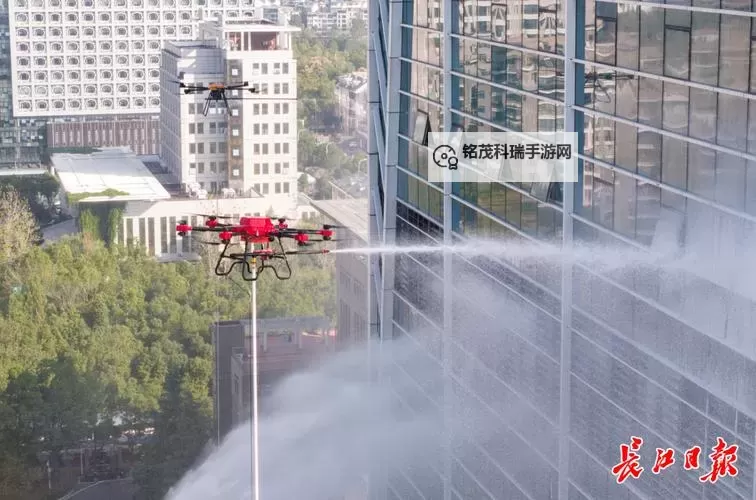探索未来:最先进的灭火无人机引领消防技术新革命图1