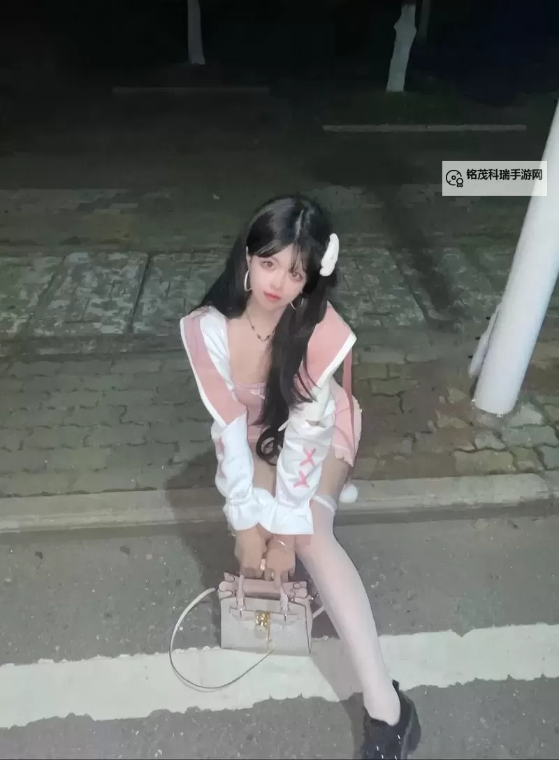 国产白丝娇喘双马尾：甜美青春气息的魅力展现图1