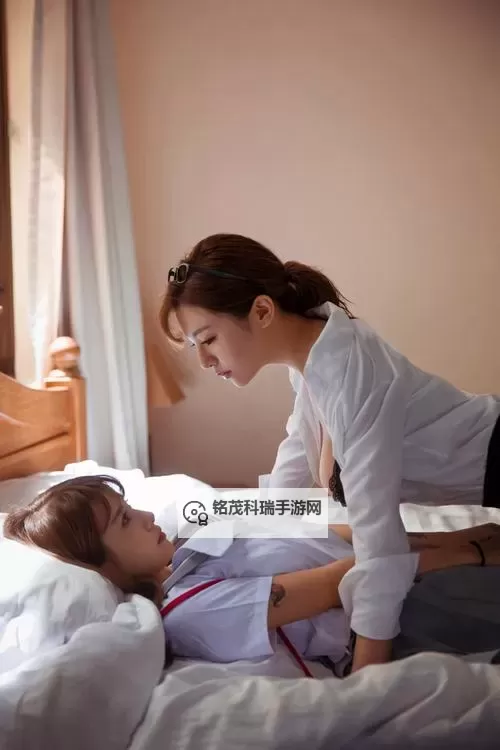 黄 色 网 女：网络世界中的神秘魅影图1