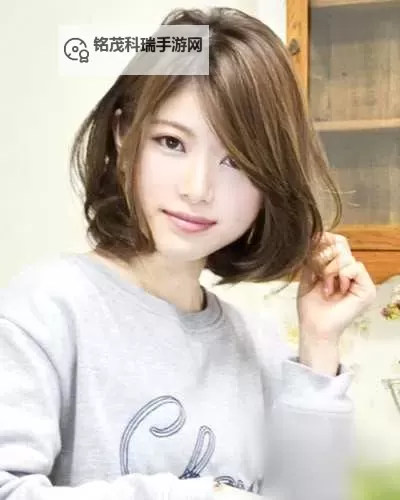 时尚必看！精选中短发梨花头图片推荐图1