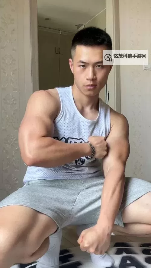 20岁China男同志免费学生：年轻激情与多元现实的交织图1