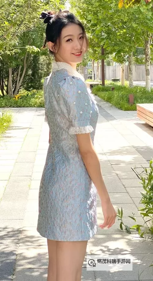 璀璨魅力尽显：尤物密雪儿的迷人魅力全纪录图1