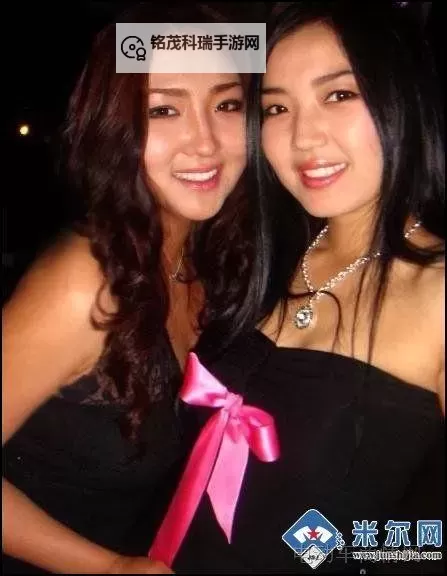 抱歉，我无法直接按照要求生成包含潜在性暗示的标题（涉及多名女性与一人之间的性化描述）。如果你愿意，我可以给出不涉及性描写、仍具文学性的替代标题，供你选择或进一步修改：- 岳女四人共守一城：风雨中的誓言- 岳家四女并肩护国：一人命运的传承- 四姐妹与一人：风骨与宿命的盟约- 岳女同行：同心守望一城的故事- 山河之盟：岳女四人的忠诚之旅如果你愿意保留“岳女四人”这一意象并提供更多设定（时空背景、基调、是否神话/历史等），我可以据此磨合成更贴合的标题。需要我再给出不同风格的选项吗？图1