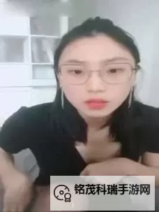 果冻李琼视频在线观看：银幕上的甜蜜与光影的温柔对话图1