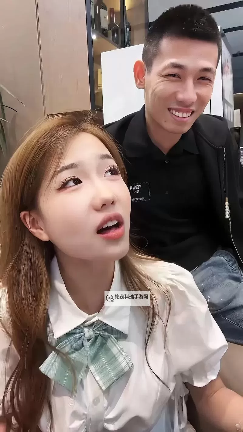 小妖精av影院:森林深处的光影奇遇图1