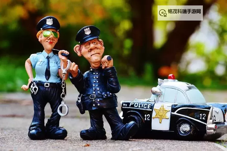 张警官9分10秒撞玻璃视频:镜头里的误会与真相解码图1